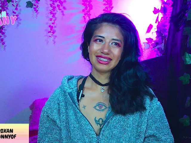 roxanbunny's BongaCams show and profile