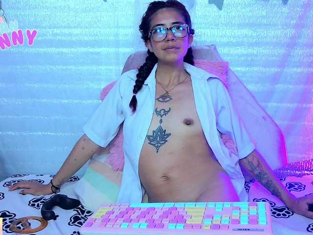 roxanbunny's BongaCams show and profile