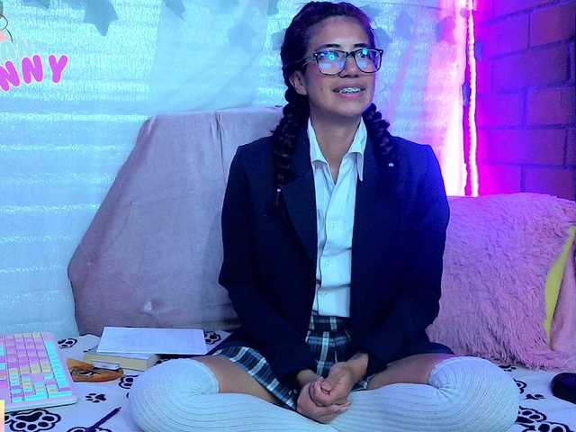 roxanbunny's BongaCams show and profile