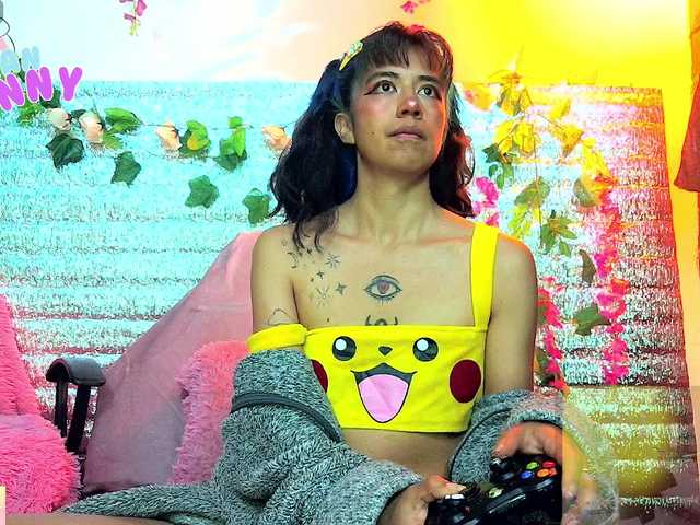 roxanbunny's BongaCams show and profile