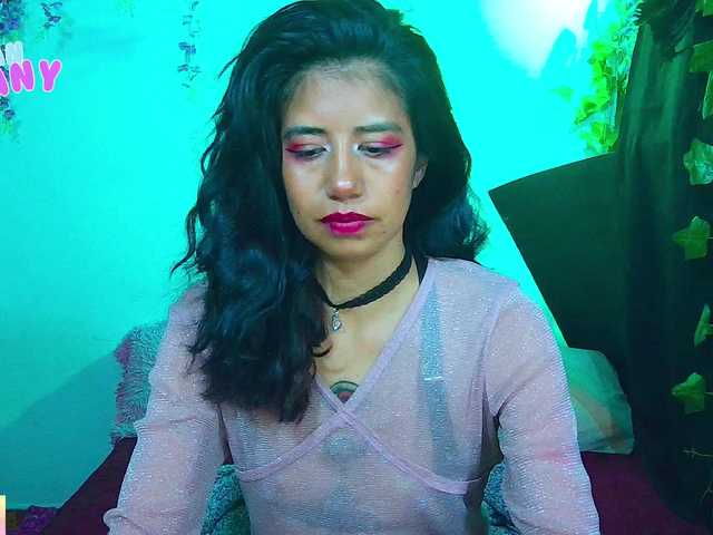 roxanbunny's BongaCams show and profile