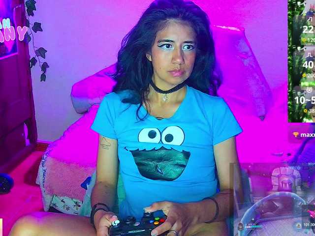 roxanbunny's BongaCams show and profile