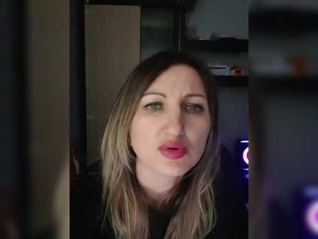 Nushka1939's BongaCams show and profile