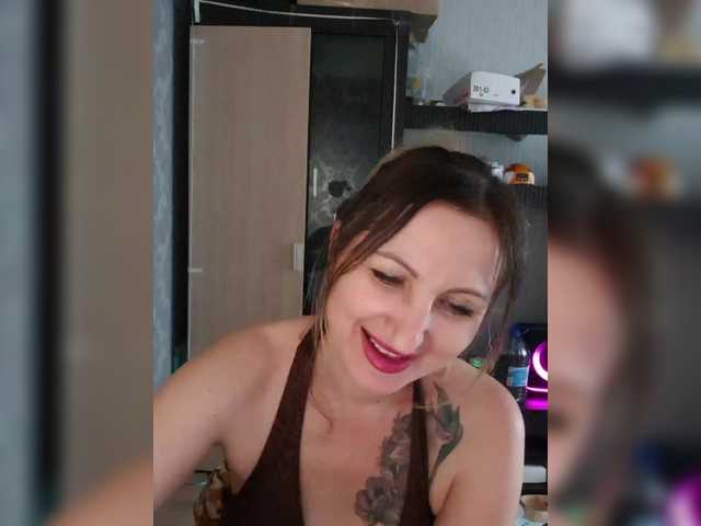 Nushka1939 live cam profile