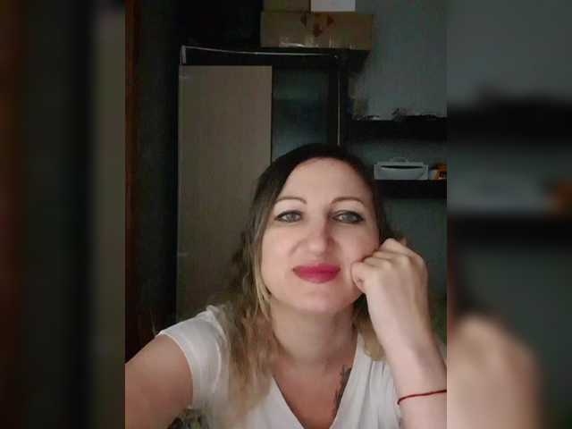 Nushka1939's BongaCams show and profile