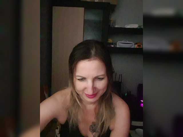 Nushka1939's BongaCams show and profile