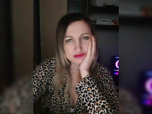 Nushka1939's BongaCams show and profile