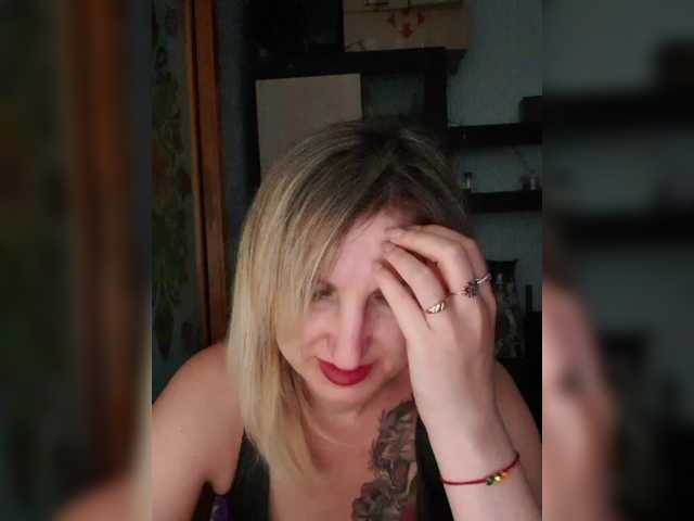 Nushka1984 webcam