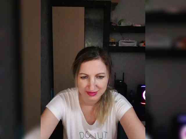 Nushka1984 webcam