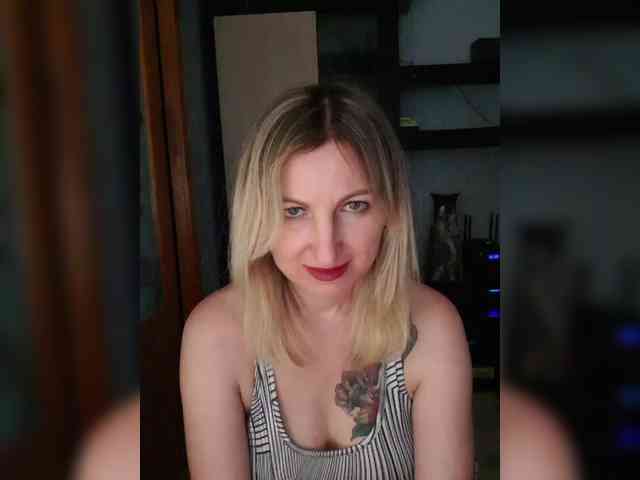 Nushka1984 webcam