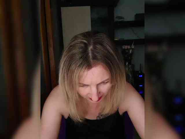 Nushka1984 webcam