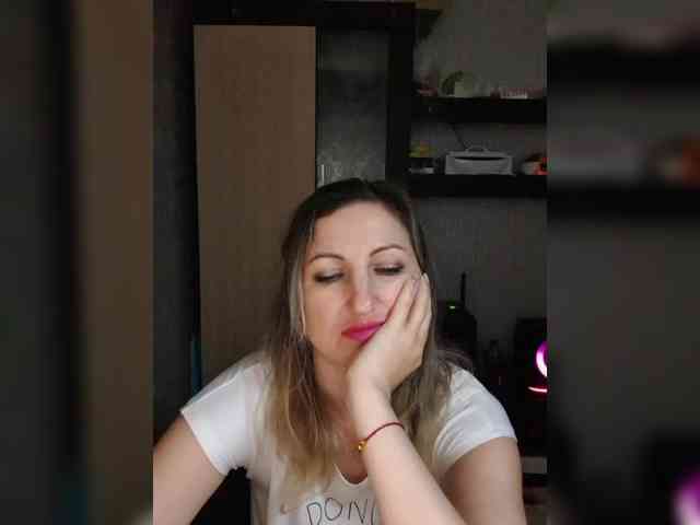 Nushka1984 webcam