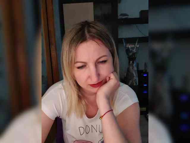 Nushka1984 webcam