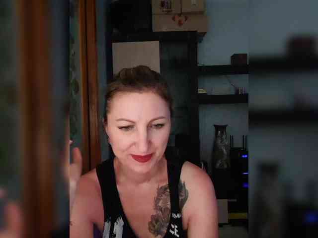 Nushka1984 webcam