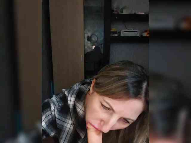 Nushka1984 webcam