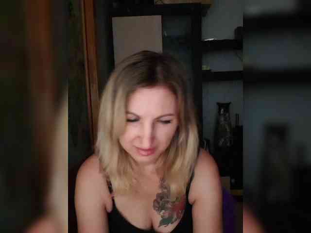 Nushka1984 webcam