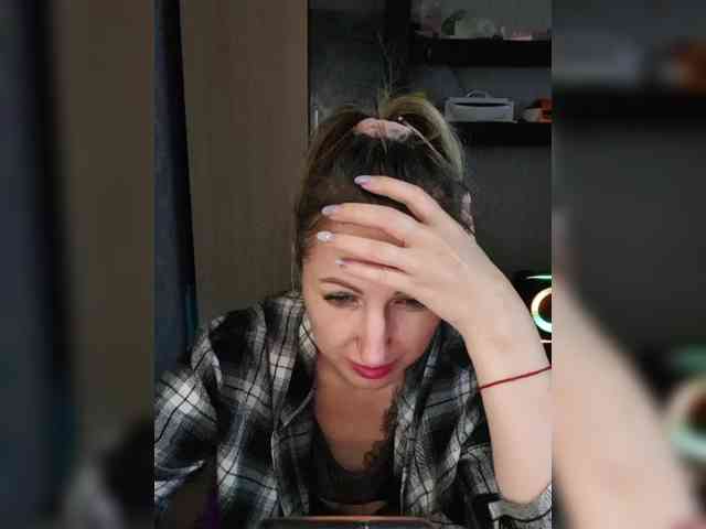 Nushka1984 webcam