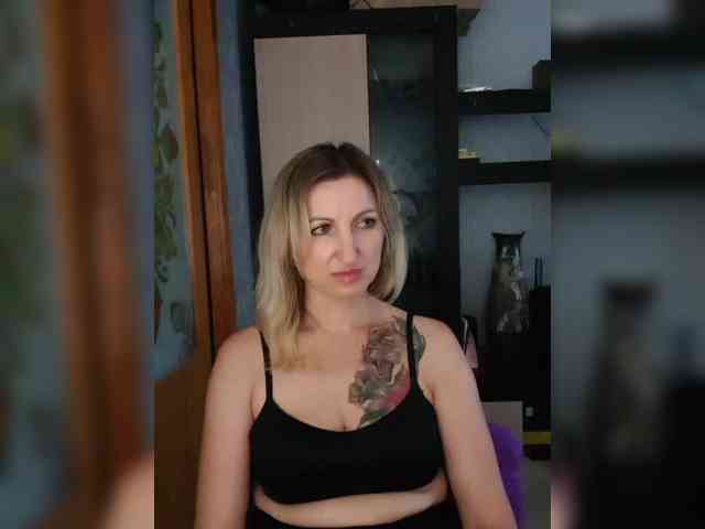 Nushka1984 webcam