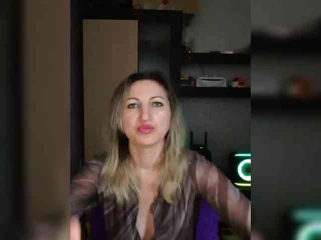 Nushka1984 webcam
