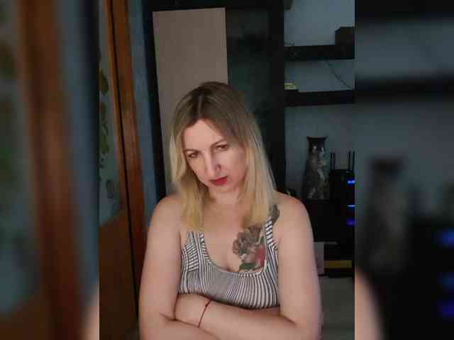 Nushka1984 webcam