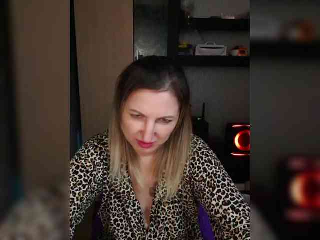 Nushka1984 webcam