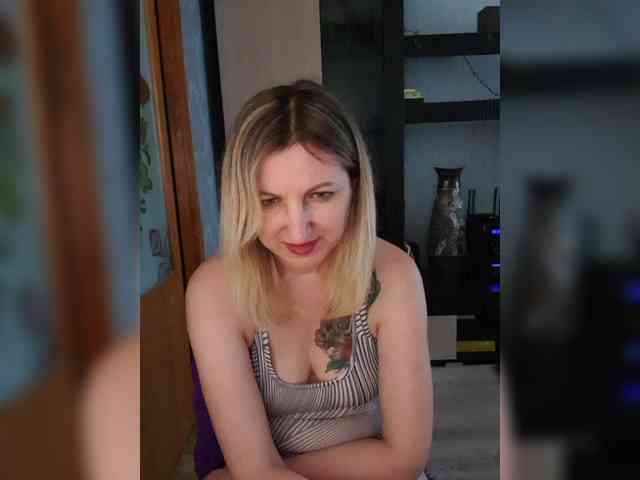 Nushka1984 webcam