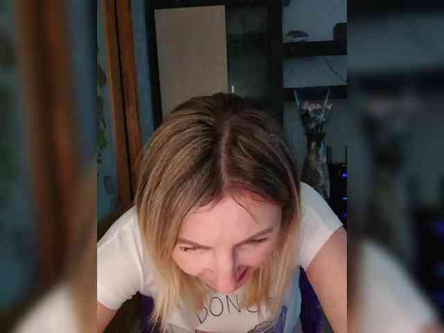 Nushka1984 webcam