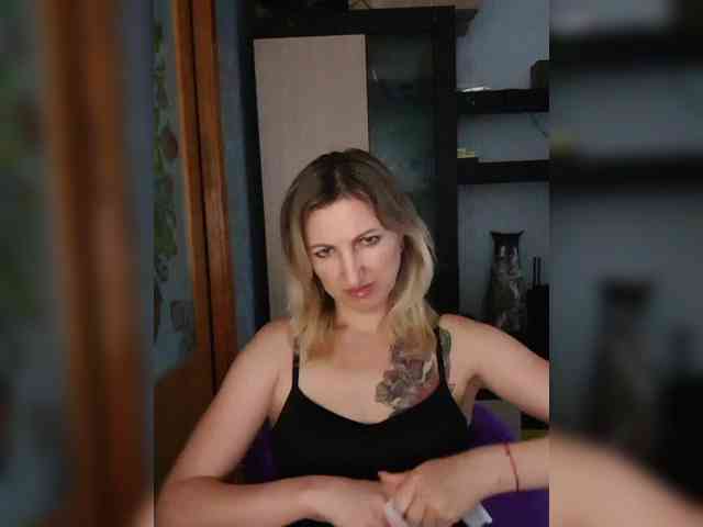 Nushka1984 webcam