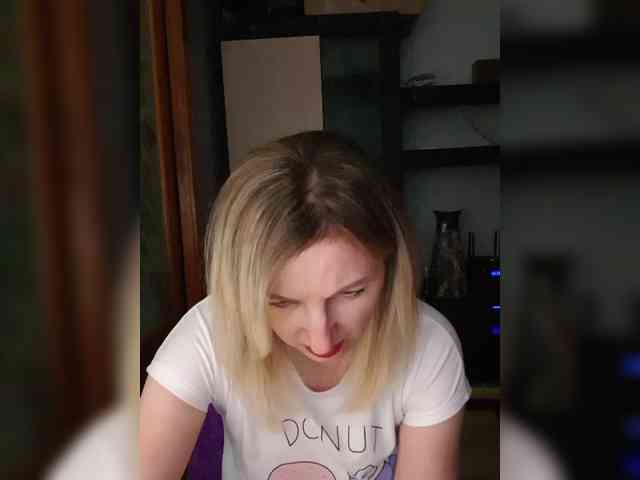 Nushka1984 webcam