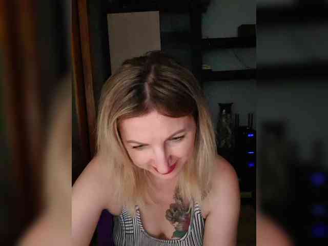 Nushka1984 webcam