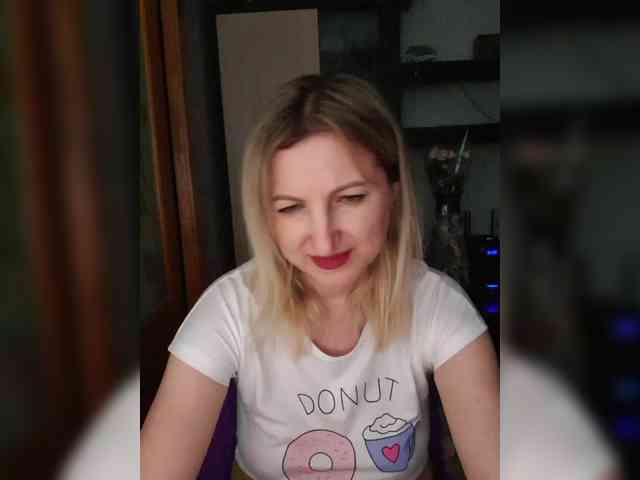 Nushka1984 webcam