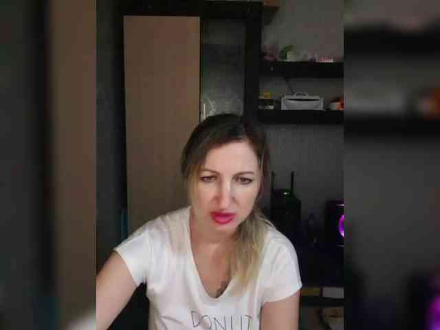 Nushka1984 webcam