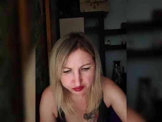 Nushka1984 webcam