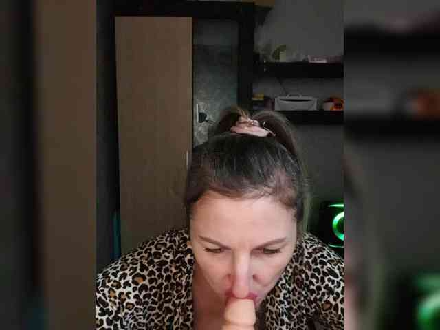 Nushka1984 webcam