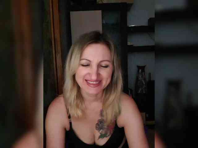Nushka1984 webcam