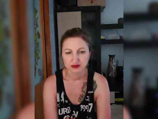 Nushka1984 webcam