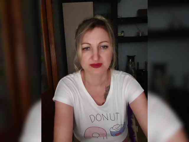 Nushka1984 webcam