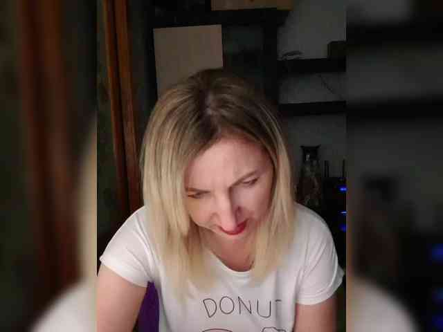 Nushka1984 webcam