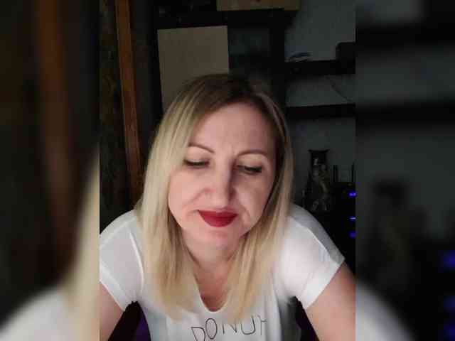 Nushka1984 webcam