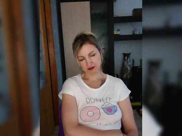 Nushka1984 webcam