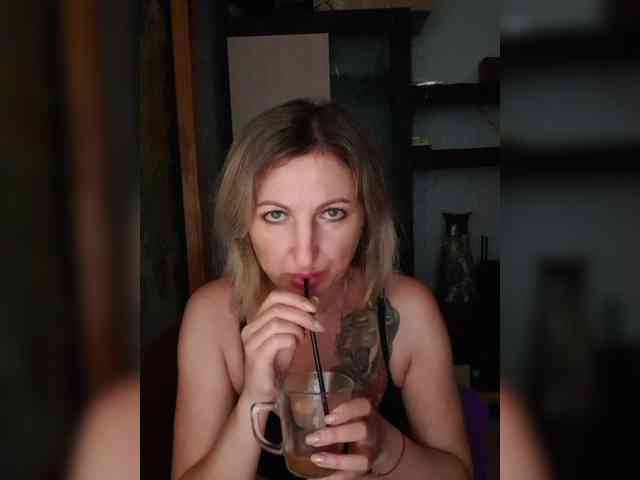 Nushka1984 webcam