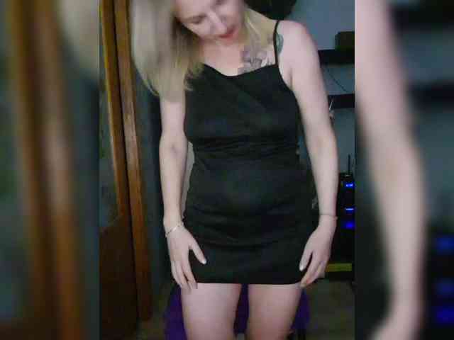 Nushka1984 webcam