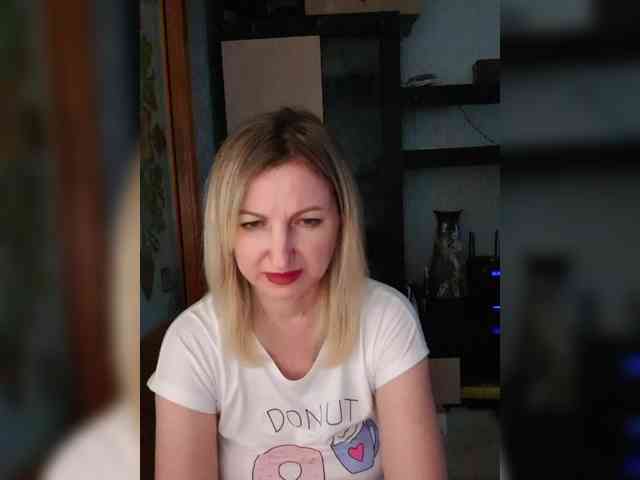 Nushka1984 webcam