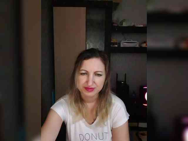 Nushka1984 webcam