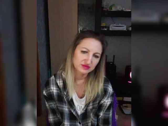 Nushka1984 webcam