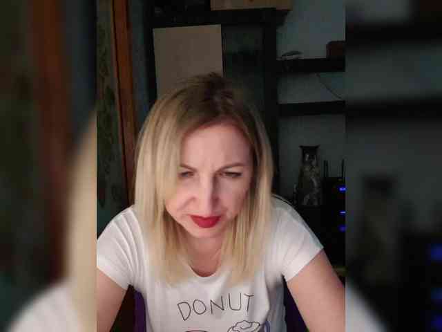 Nushka1984 webcam