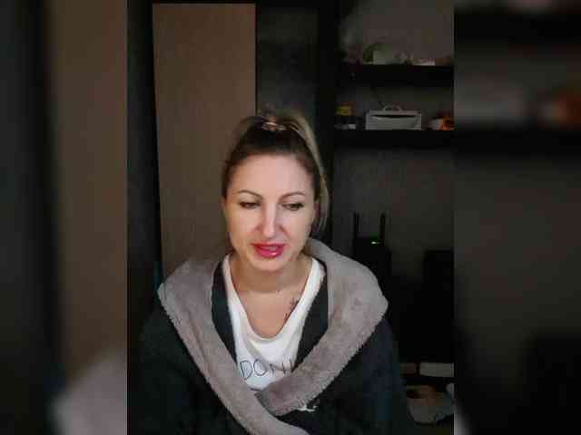 Nushka1984 webcam