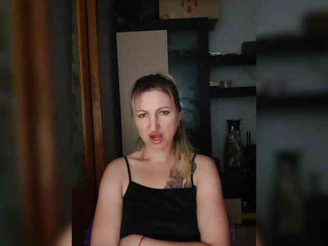 Nushka1984 webcam