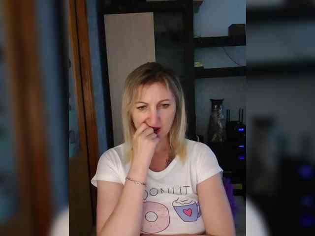 Nushka1984 webcam