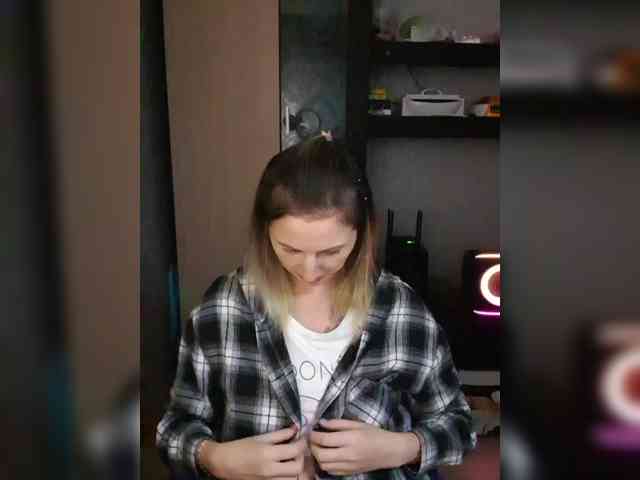 Nushka1984 webcam